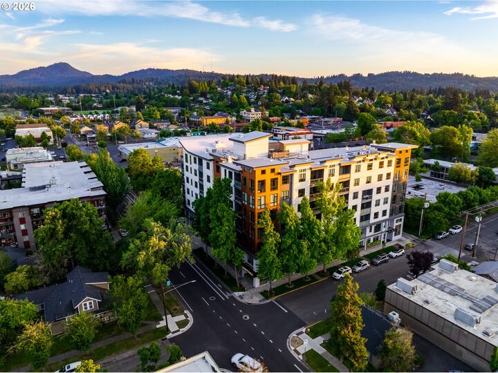Property Photo: 1600 Pearl St 608 OR 97401