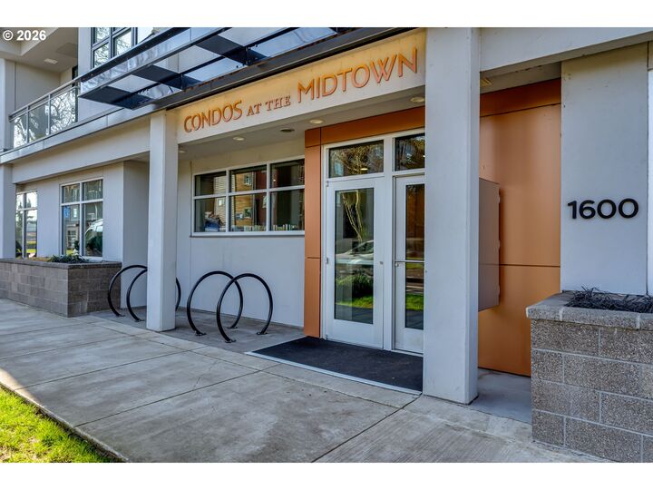 Property Photo:  1600 Pearl St 608  OR 97401 