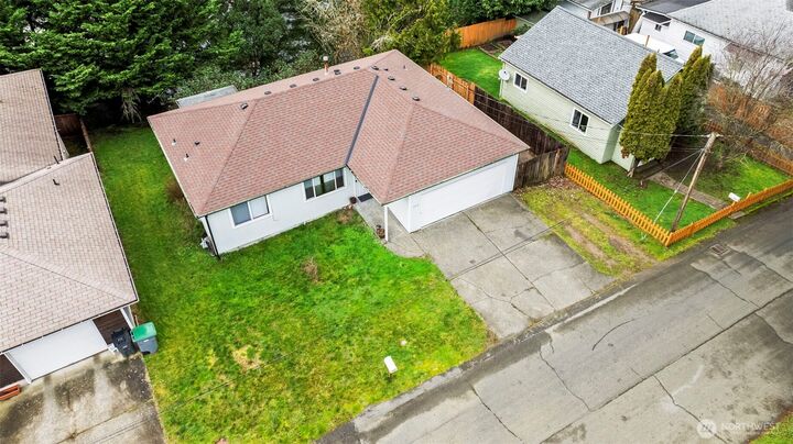 Property Photo:  213 S Constitution Avenue  WA 98312 