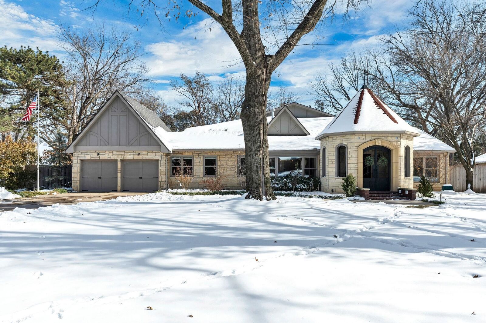 Property Photo:  60 S Mission Rd  KS 67207 