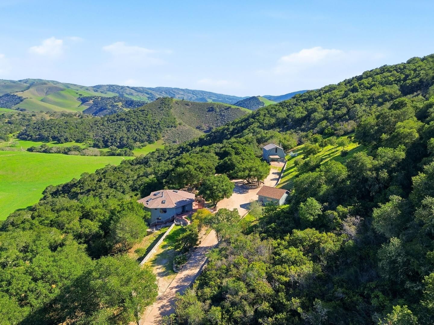 Property Photo:  31420 Via La Naranga  CA 93924 