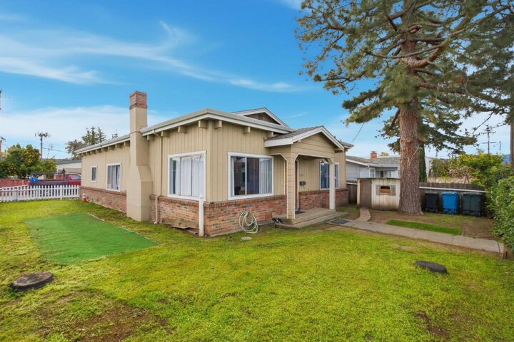 Property Photo:  344 Buckeye Street  CA 94063 