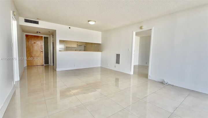 Property Photo:  7601 E Treasure Dr 801  FL 33141 