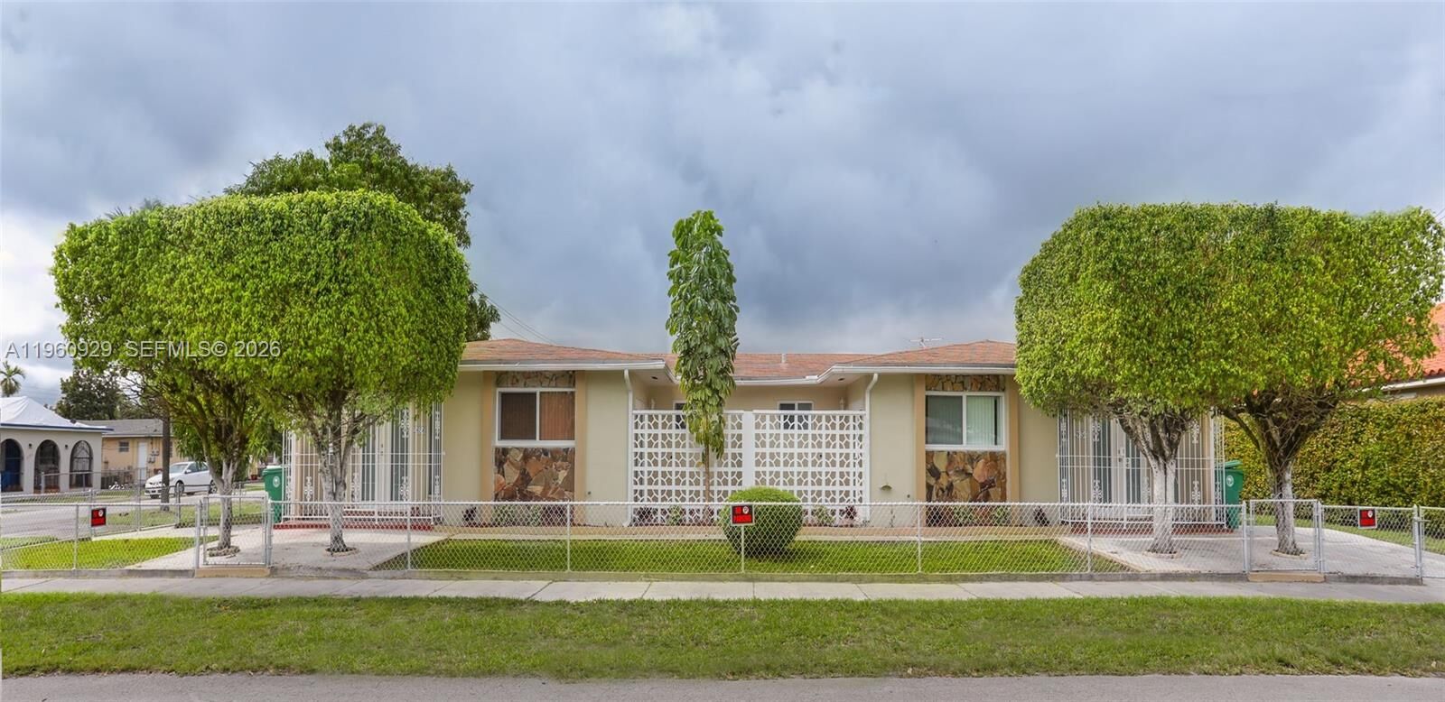 Property Photo:  2656 SW 31st Ct 2656  FL 33133 