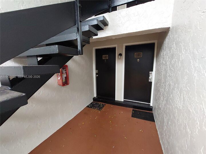 Property Photo:  4433 Treehouse Ln A  FL 33319 