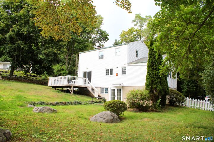 Property Photo:  3 Woodley Lane  CT 06851 