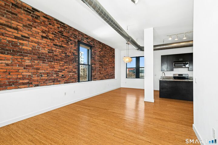 Property Photo:  881 Lafayette Boulevard 4N  CT 06604 