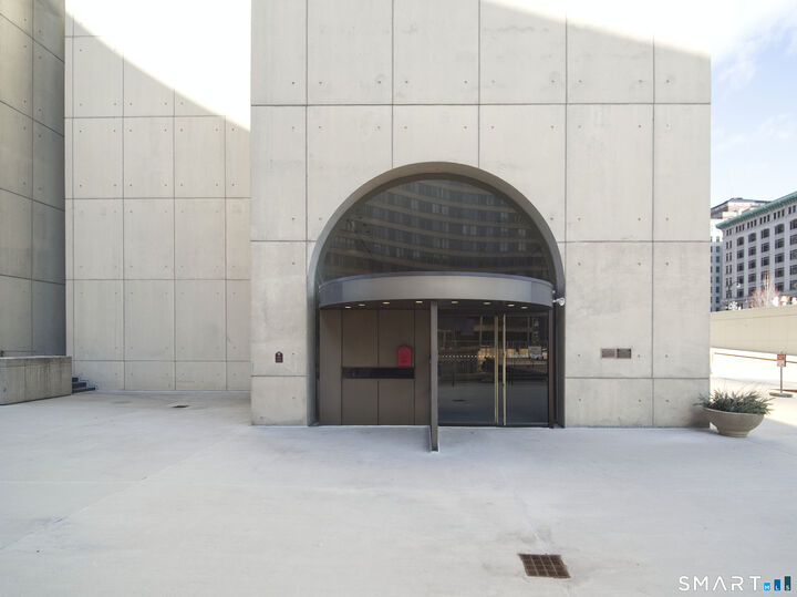 Property Photo:  1 Gold Street Apt 3F  CT 06103 