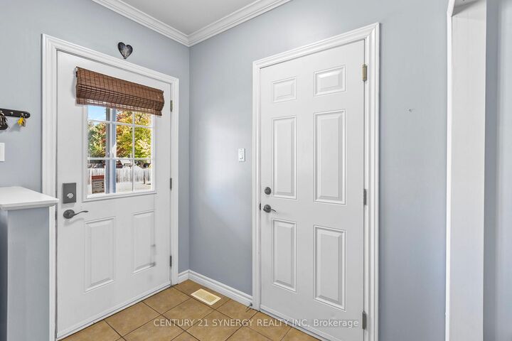 Property Photo:  204 Ottawa Street E  ON K0A 2M0 