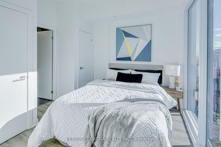 Property Photo: 252 Church Street 3515 ON M5B 0E6