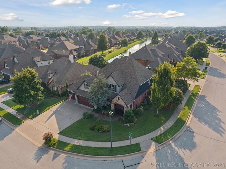 Property Photo:  12564 S 71st  OK 74008 