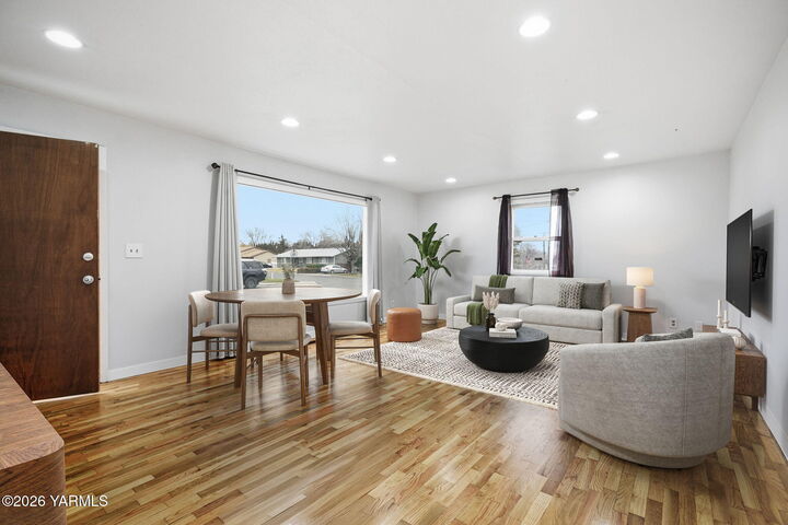 Property Photo:  2202 W Logan Ave  WA 98902 