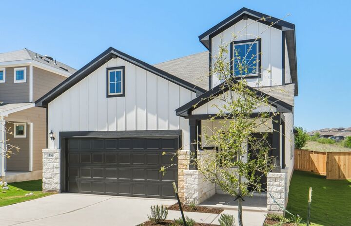 Property Photo:  157 Green Berets Bend  TX 76537 