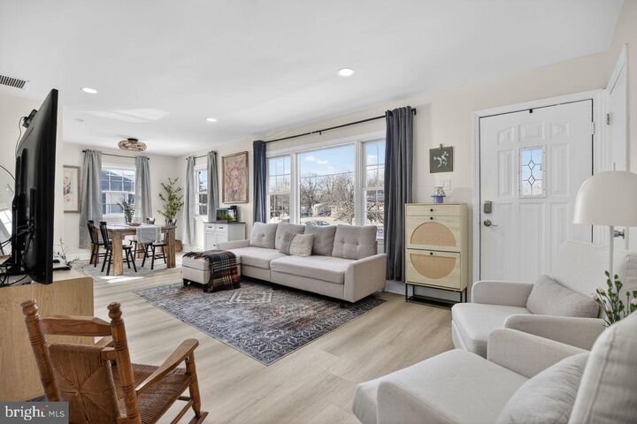 Property Photo:  10 Elinor Avenue  NJ 08084 