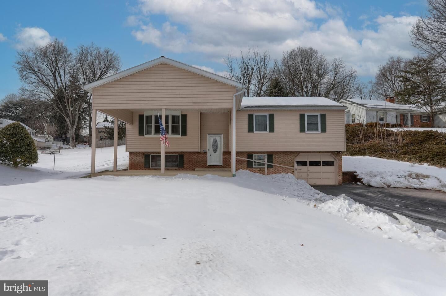 Property Photo:  625 Hoffer Street  PA 17057 