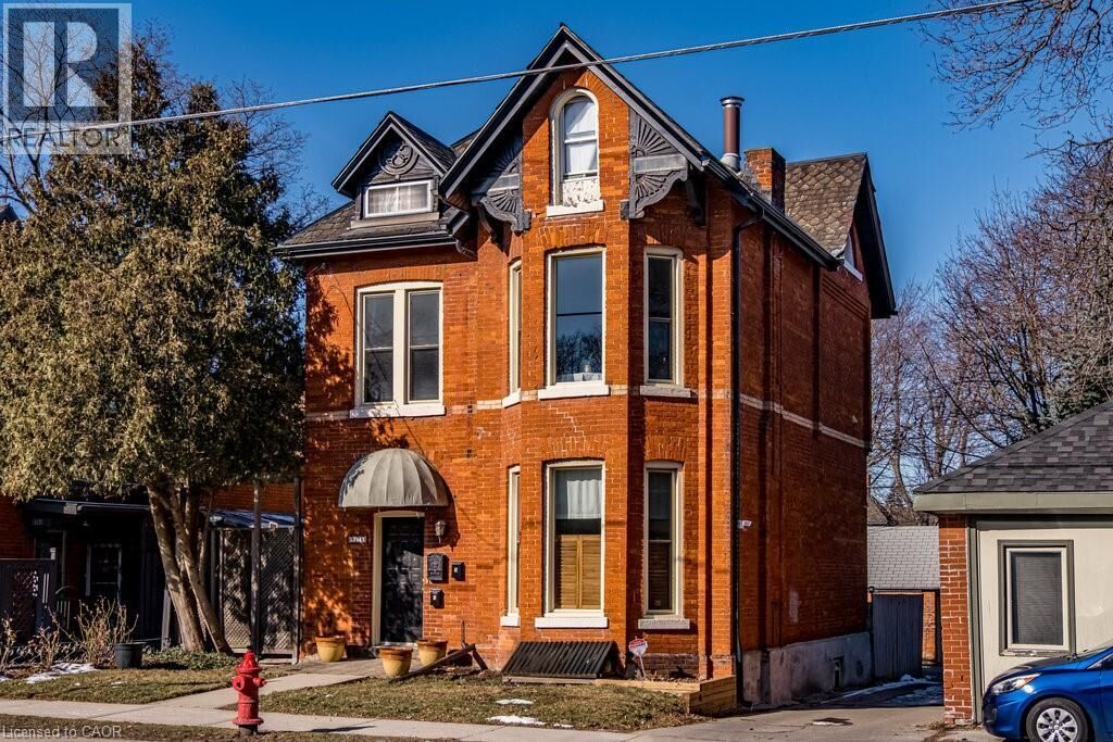 Property Photo:  270 Queen Street South 2  ON L8P 3T3 