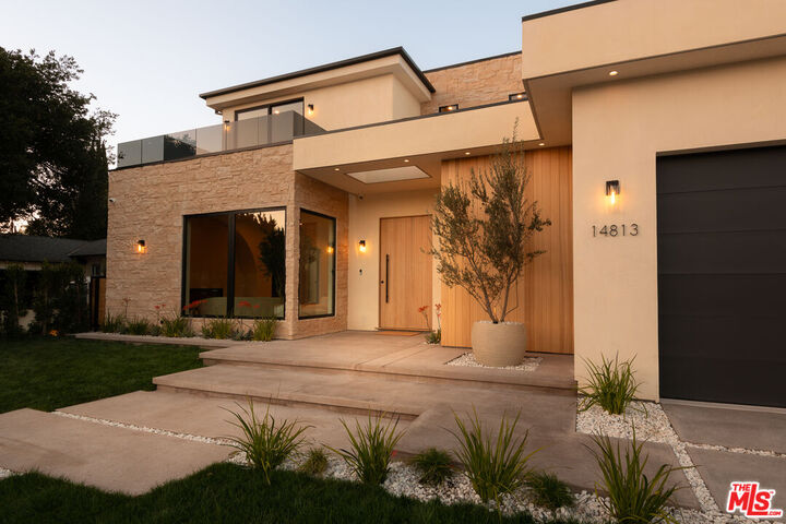 Property Photo: 14813 McCormick St CA 91411