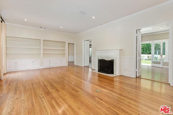 Property Photo:  1318 San Ysidro Dr  CA 90210 