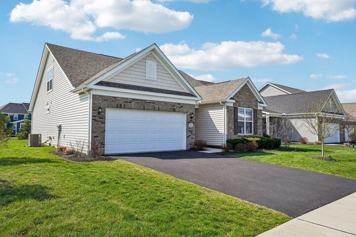 Property Photo:  211 Solstice Road  OH 43015 