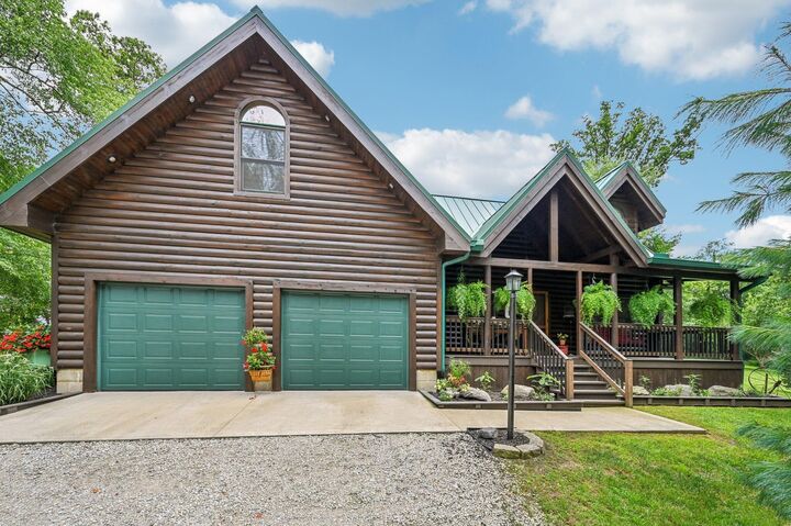 Property Photo: 3712 Yatesville Wissler NE Road OH 43106