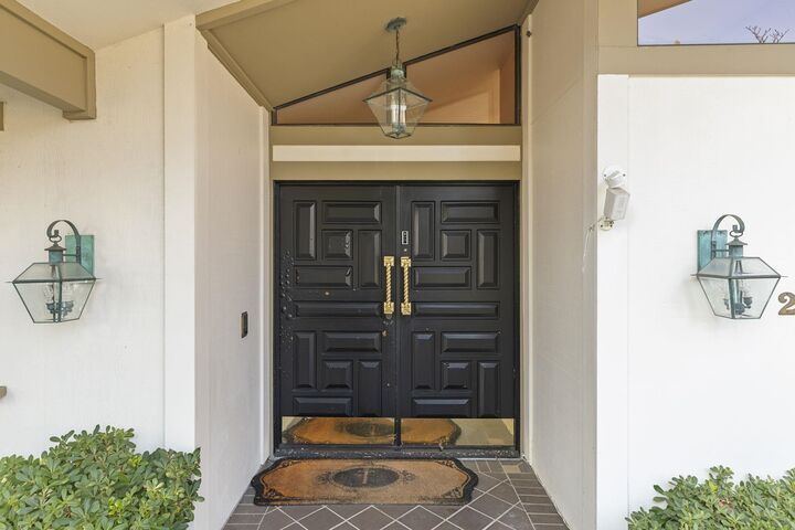 Property Photo:  2115 Canyon Oak Ln  CA 94506 