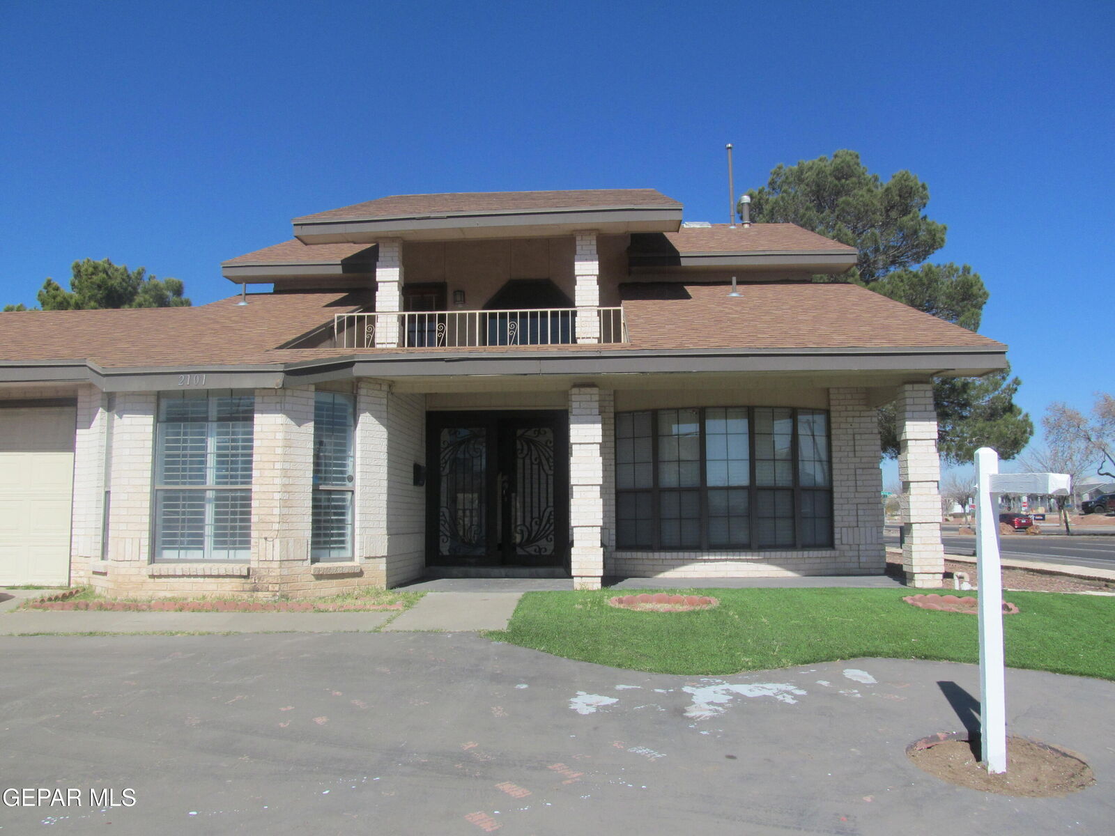 Property Photo:  2101 E Glen Drive  TX 79936 
