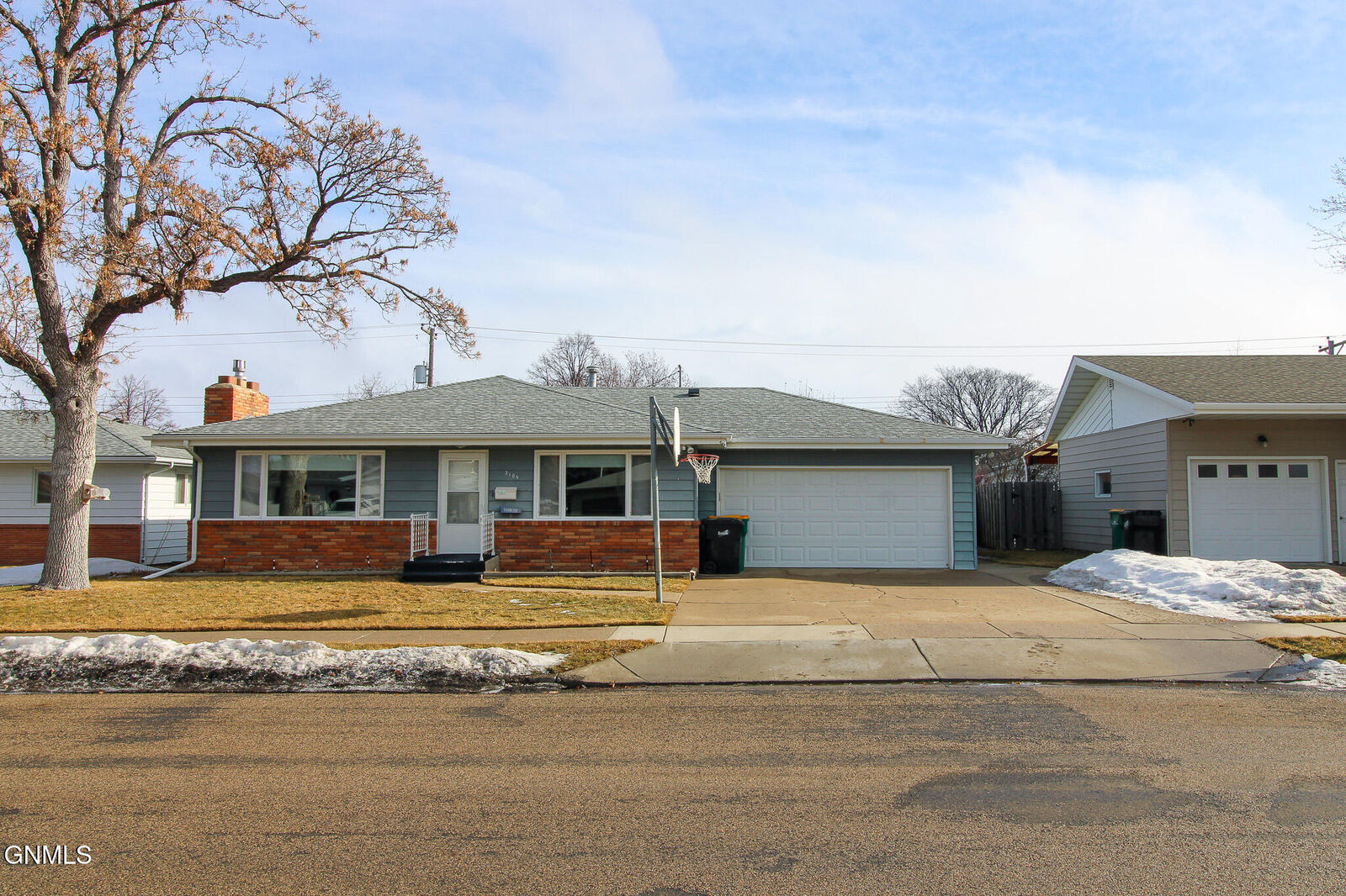 Property Photo:  2105 3rd Street N  ND 58501 