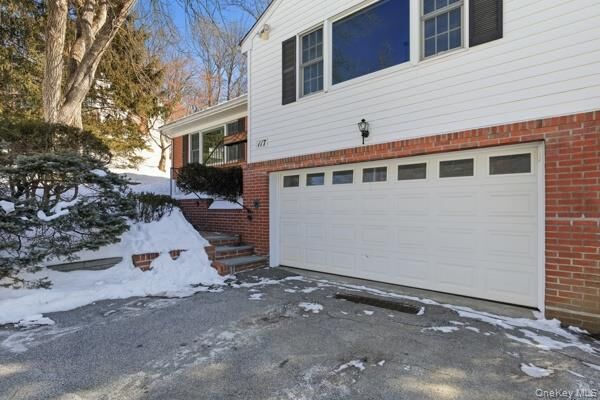 Property Photo:  117 Crest Drive  NY 10591 