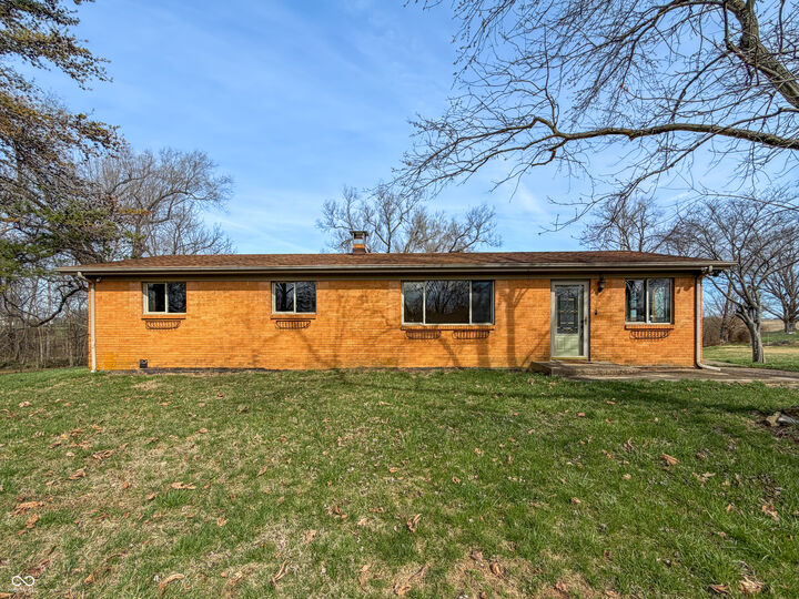 Property Photo:  2950 S Lake Drive  IN 47203 
