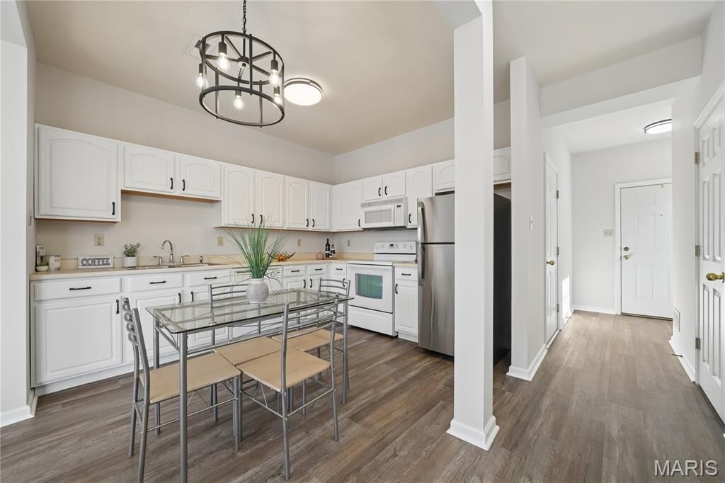 Property Photo: 4887 Heritage Heights Circle MO 63042