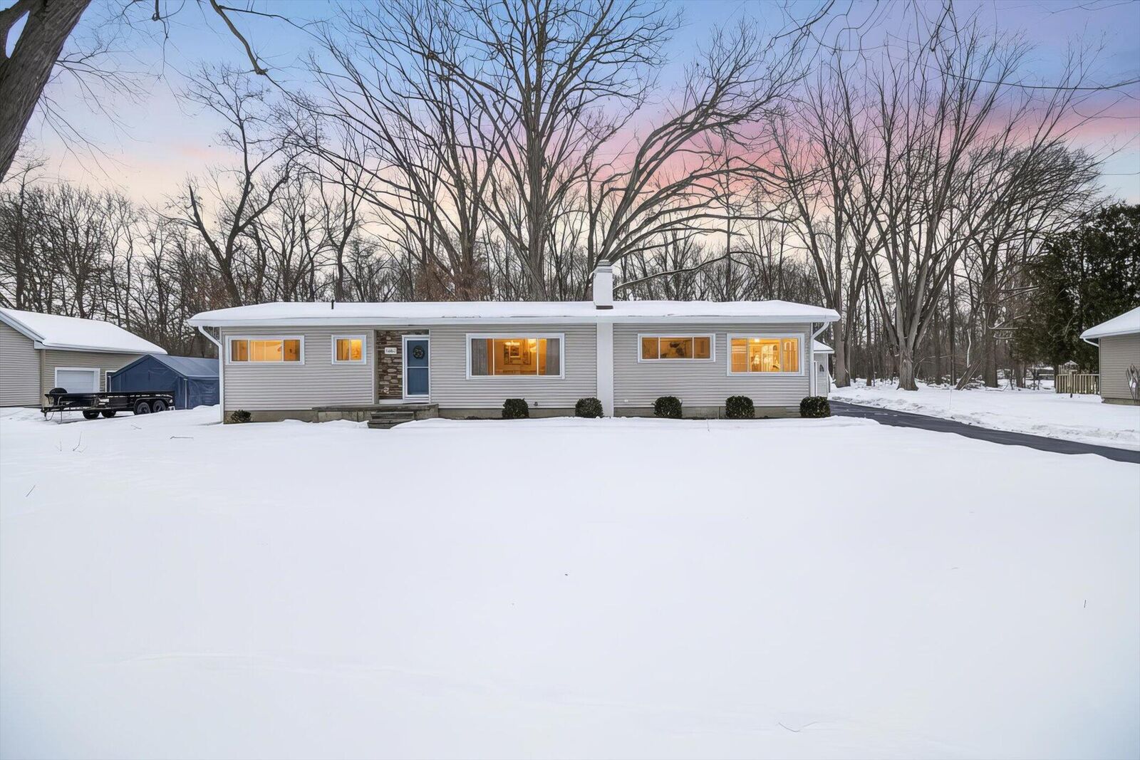 Property Photo:  2710 Leland Drive  MI 49203 