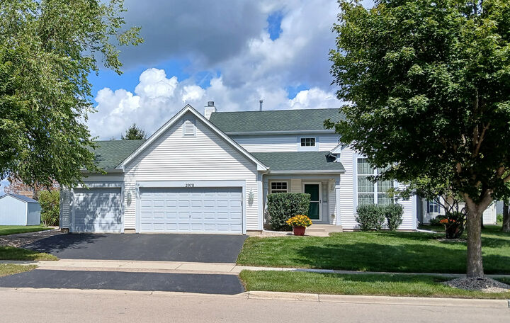 Property Photo:  2978 Fairfield Way  IL 60538 