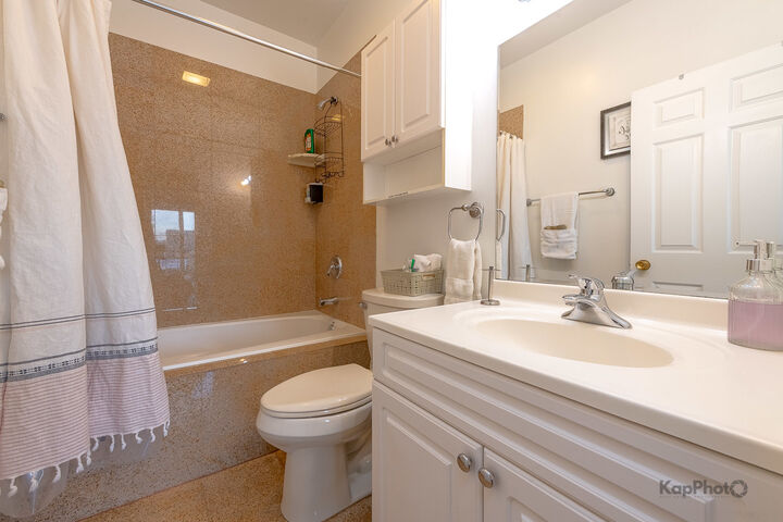 Property Photo: 2705 W Congress Parkway IL 60612