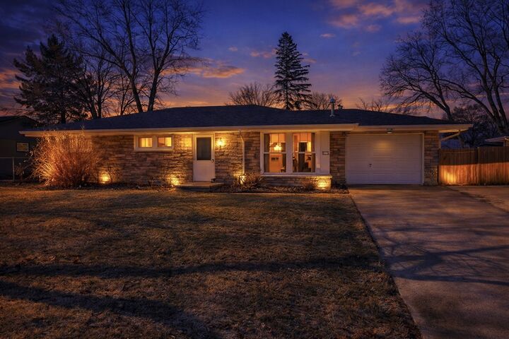 Property Photo:  212 Hill Avenue  IL 60542 