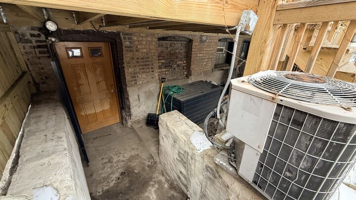 Property Photo:  521 E 46th Place  IL 60653 