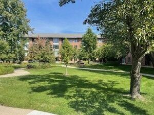 Property Photo:  875 E 22nd Street 204  IL 60148 