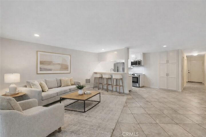 Property Photo: 280 Molino 108 CA 90803