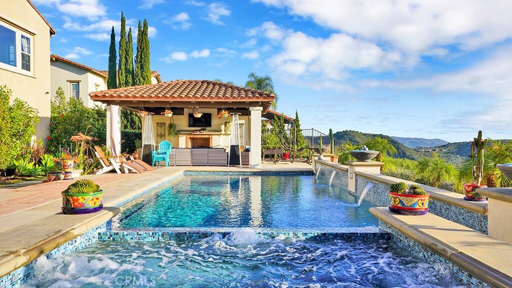 Property Photo:  13 Calle Viviana  CA 92673 