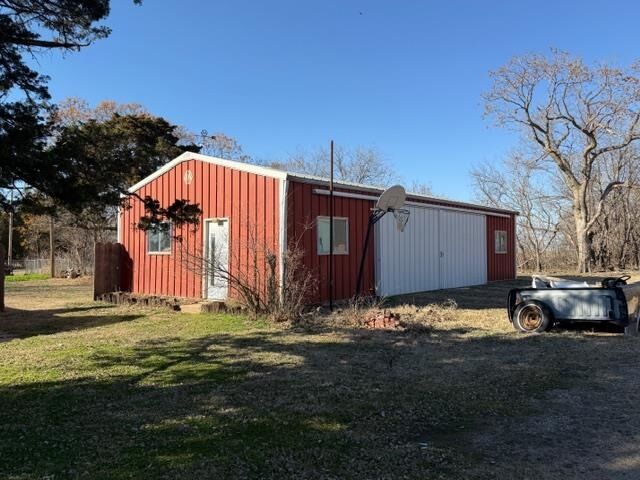 Property Photo:  520 Howard St  OK 73736 