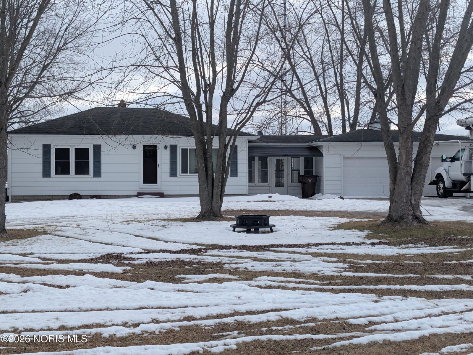 Property Photo: 4913 Evansport Road OH 43512