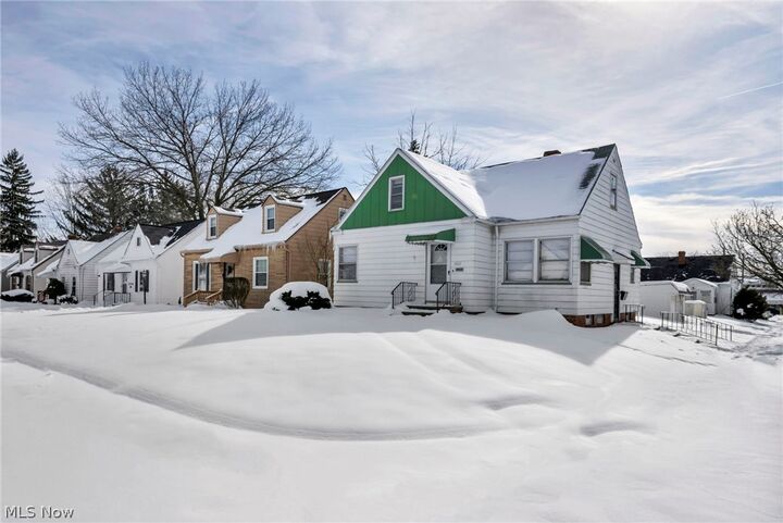 Property Photo:  21202 Gardenview Drive  OH 44137 