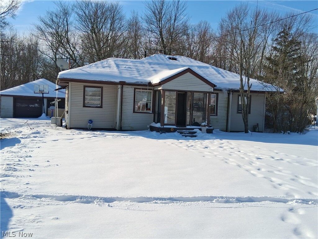 Property Photo:  2516 Weir  OH 44483 