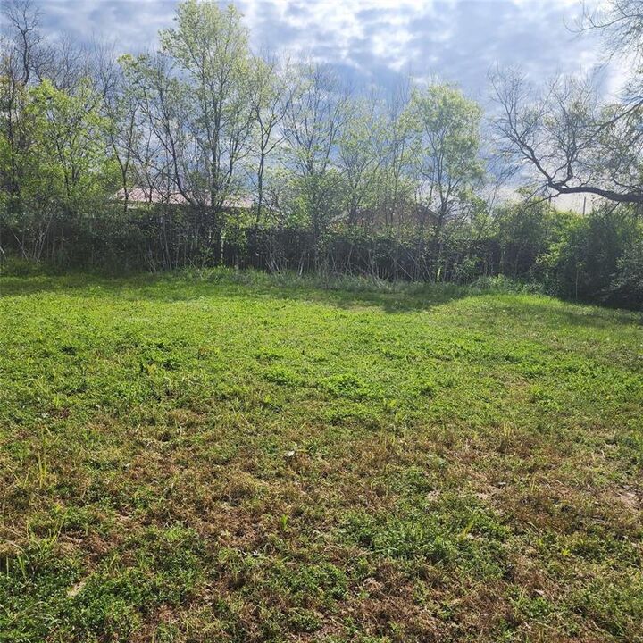 Property Photo:  2927 Wellington Street  TX 75401 