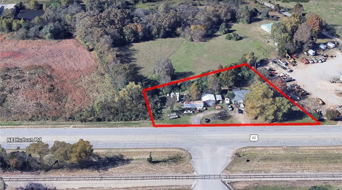 Property Photo:  4006 NE Hudson Road  AR 72756 