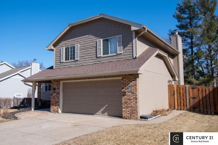 Property Photo:  807 S Taylor Street  NE 68046 