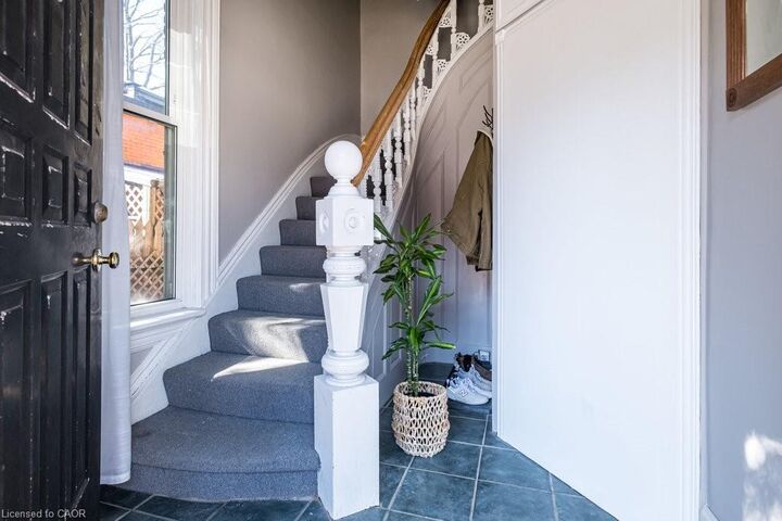 Property Photo:  270 Queen Street S 2  ON L8P 3T3 