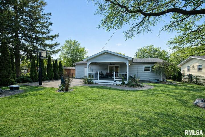 Property Photo:  6208 N Imperial Drive  IL 61614 