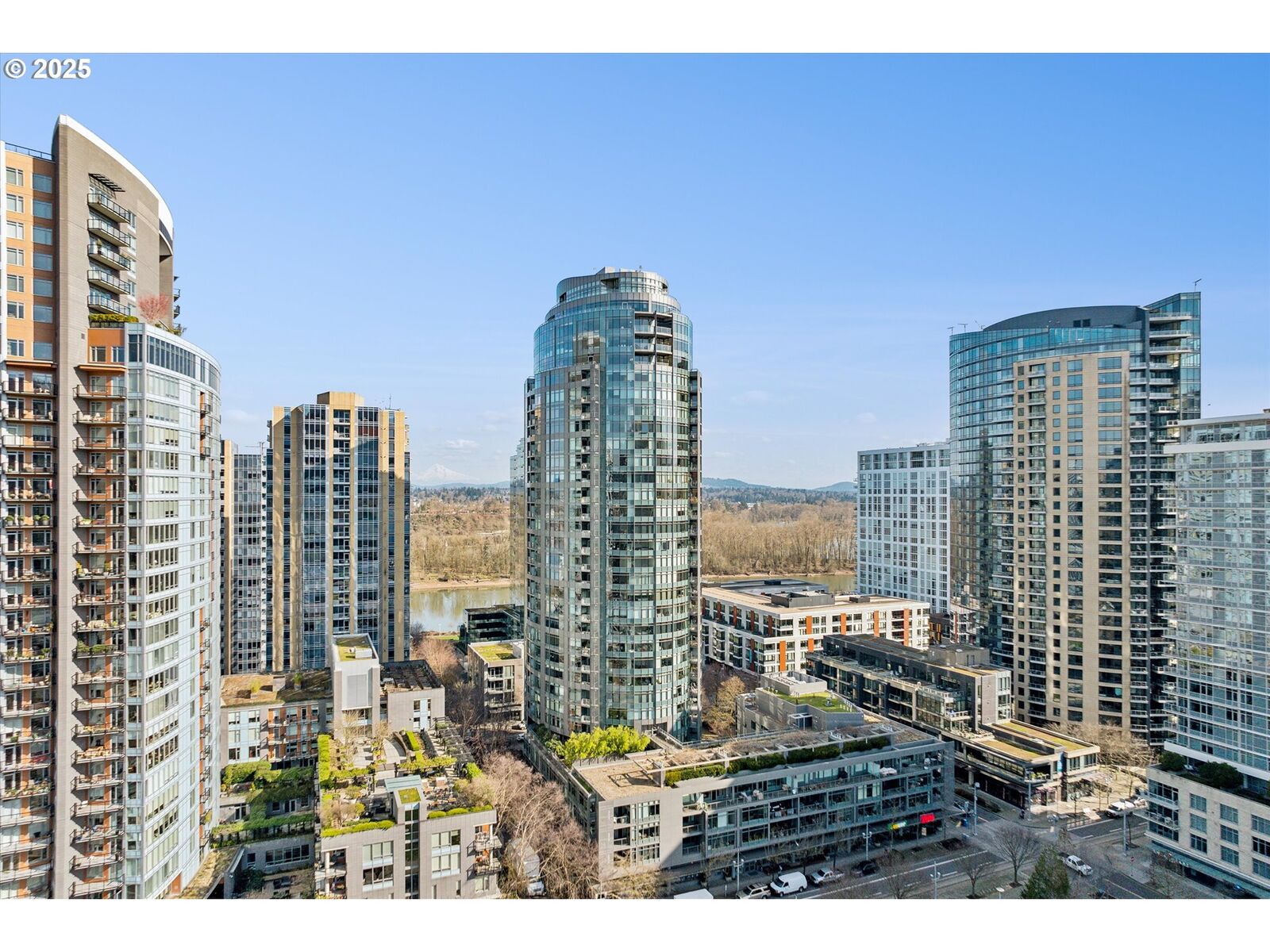 Property Photo:  3601 S River Pkwy 2502  OR 97239 