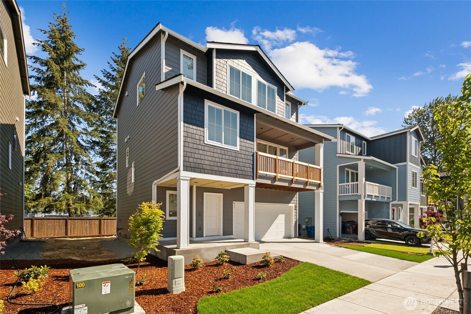 Property Photo:  18518 SE 271st Place  WA 98042 