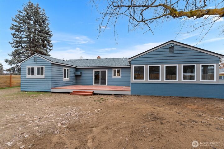 Property Photo:  1914  Harbel Street  WA 98801 